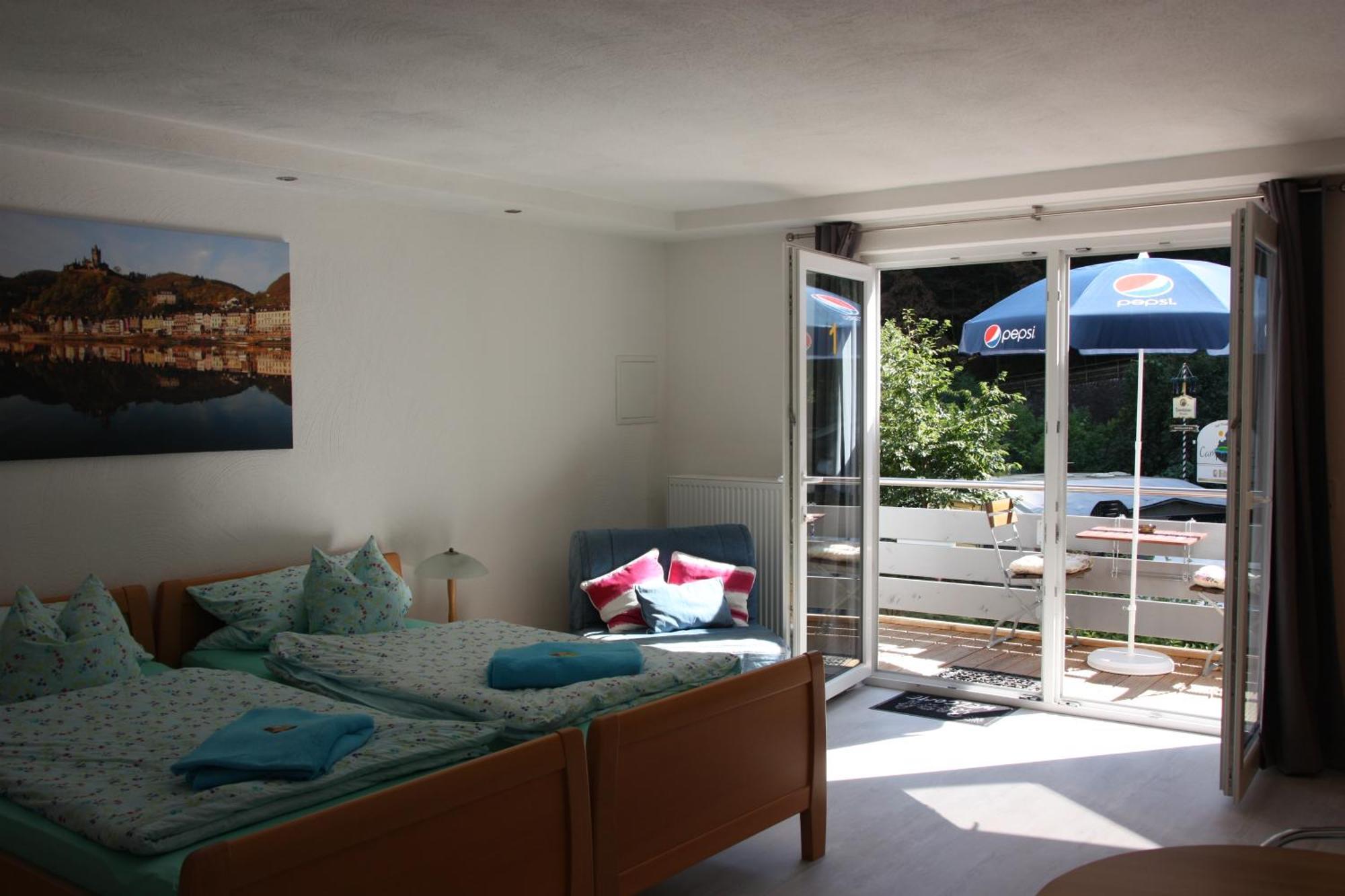 Pension Camping Schausten Cochem Exteriör bild